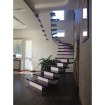 Лестница на бетонном косоуре 